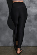 Load image into Gallery viewer, Black Plus Size High Waist Pocketed Skinny Pants
