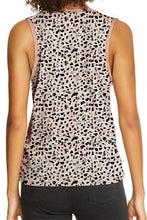 Load image into Gallery viewer, Leopard Print Round Neck Tank Top
