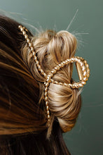 Load image into Gallery viewer, Gold Twist Large Alloy Hair Clip
