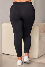 Load image into Gallery viewer, Black Plus Size High Waist Pocketed Skinny Pants

