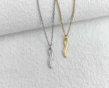 Load image into Gallery viewer, Red horn with chain
